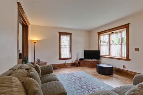 29 Monroe St, Elgin, IL 60123 photo 5