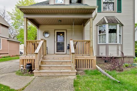 29 Monroe St, Elgin, IL 60123 photo 3