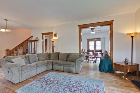 29 Monroe St, Elgin, IL 60123 photo 8