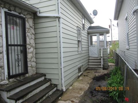 6052 S 75th Ct, Summit, IL 60501 photo 2