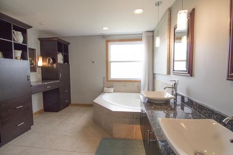 224 W Devon Ave, Roselle, IL 60172 photo 25