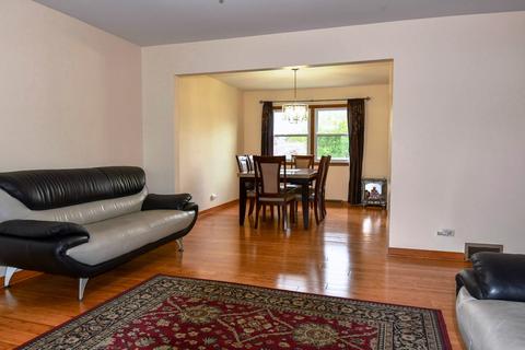 236 S Circle Dr, Addison, IL 60101 photo 2