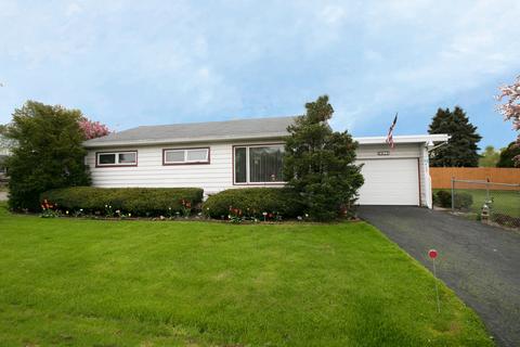 417 Edison Ave, Aurora, IL 60505 photo 1