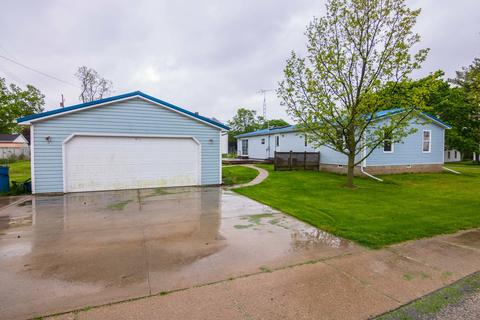 101 S Oak, Arrowsmith, IL 61722 photo 2