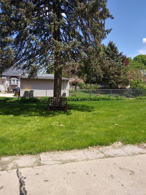 304 E 1st St, East Dundee, IL 60118 photo 3