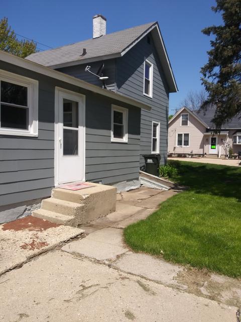 304 E 1st St, East Dundee, IL 60118 photo 2