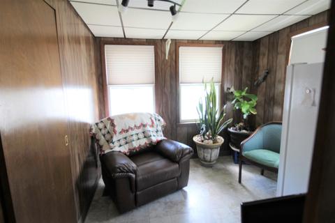 209 E High St, Morris, IL 60450 photo 9