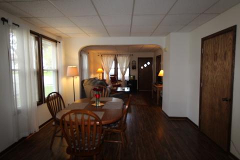 209 E High St, Morris, IL 60450 photo 4