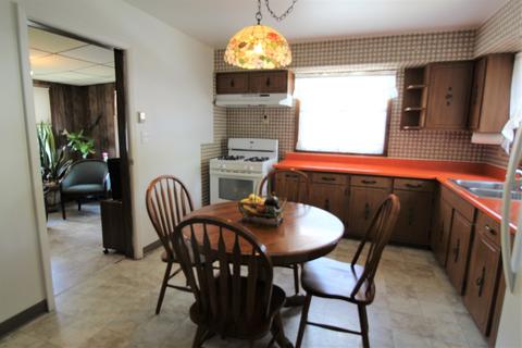 209 E High St, Morris, IL 60450 photo 8