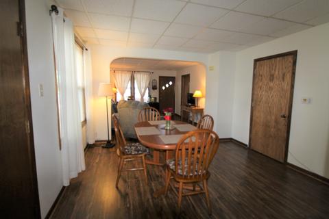 209 E High St, Morris, IL 60450 photo 5