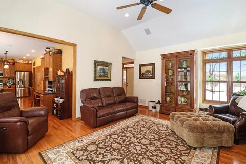 4487 Mitchell Ct, Plano, IL 60545 photo 10