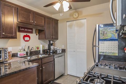 681 Thorntree Ct #B1, Bartlett, IL 60103 photo 4