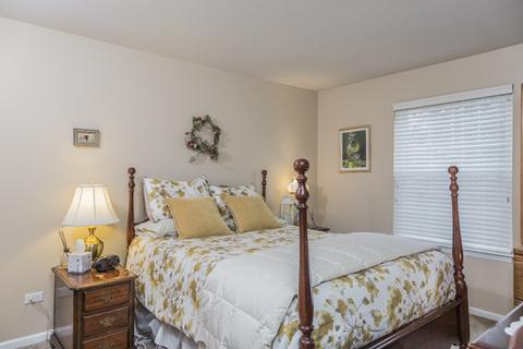 681 Thorntree Ct #B1, Bartlett, IL 60103 photo 5