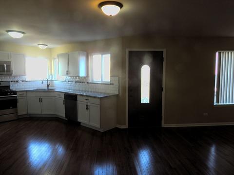 2305 Cedar Ridge Dr, Plainfield, IL 60586 photo 4