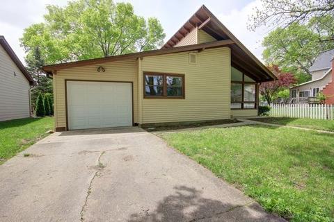 633 E Meyers, Monticello, IL 61856 photo 2