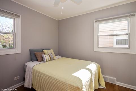2128 Chase Ave, Des Plaines, IL 60018 photo 8