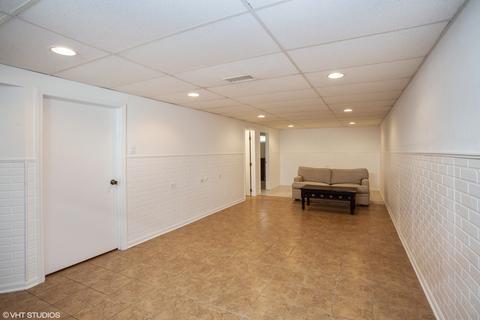 2128 Chase Ave, Des Plaines, IL 60018 photo 12
