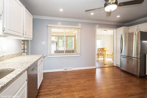 2128 Chase Ave, Des Plaines, IL 60018 photo 5