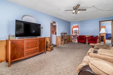 295 E 5th St, El Paso, IL 61738 photo 4