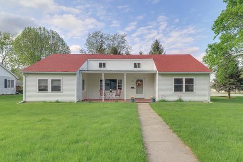 295 E 5th St, El Paso, IL 61738 photo 1