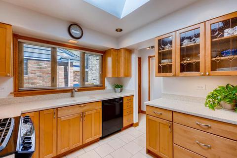 378 Cornell Ave, Des Plaines, IL 60016 photo 7