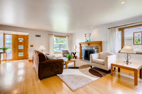 378 Cornell Ave, Des Plaines, IL 60016 photo 4