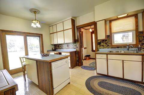 2102 N Riverside Dr, Mchenry, IL 60050 photo 15