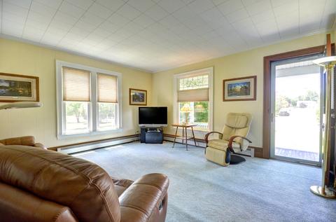 2102 N Riverside Dr, Mchenry, IL 60050 photo 12