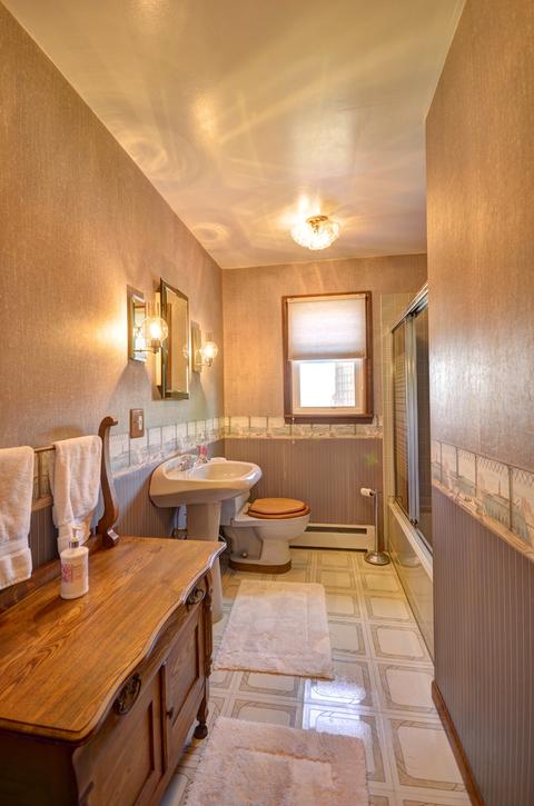 2102 N Riverside Dr, Mchenry, IL 60050 photo 24