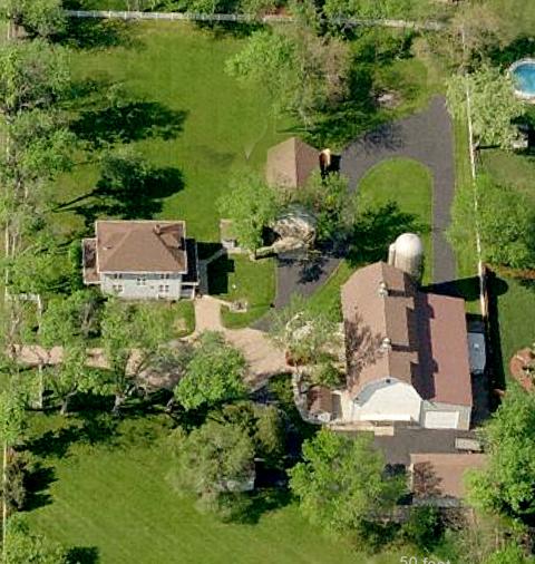 2102 N Riverside Dr, Mchenry, IL 60050 photo 2