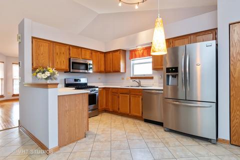 24137 Primrose Cir, Plainfield, IL 60585 photo 4