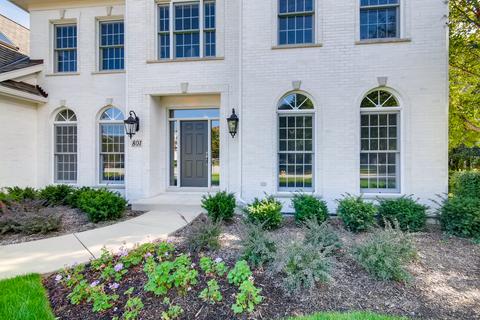 801 Joyce Ct, Wheaton, IL 60189 photo 2