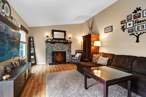 1043 Longford Rd, Bartlett, IL 60103 photo 7