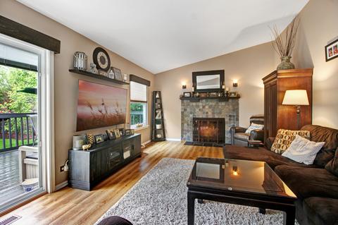 1043 Longford Rd, Bartlett, IL 60103 photo 8