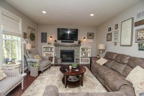 1010 Bach Dr, Bloomington, IL 61704 photo 2