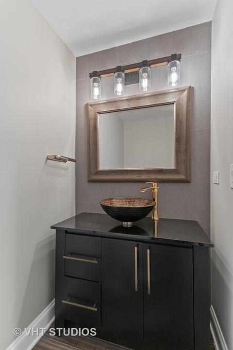 403 Woods Rd, Des Plaines, IL 60016 photo 7