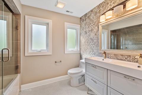 403 Woods Rd, Des Plaines, IL 60016 photo 32