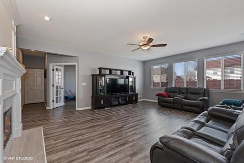 122 Bennington Ln, Bartlett, IL 60103 photo 6