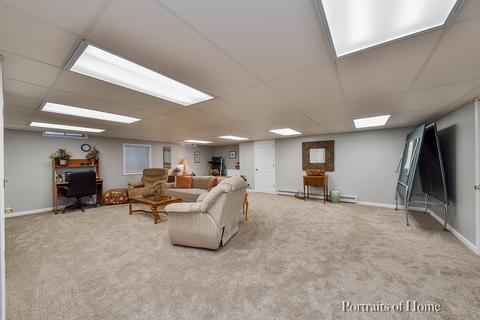 2364 Richmond Dr, Wheaton, IL 60189 photo 18