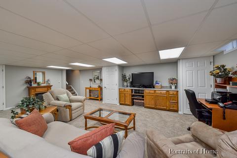 2364 Richmond Dr, Wheaton, IL 60189 photo 17