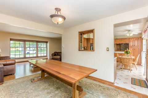 3627 Maple Leaf Dr, Glenview, IL 60026 photo 8