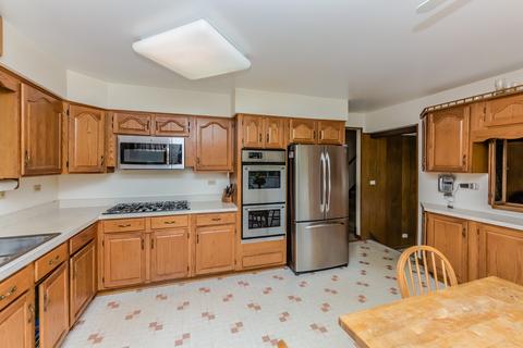 3627 Maple Leaf Dr, Glenview, IL 60026 photo 10
