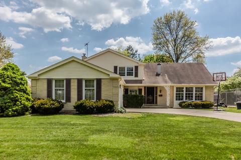 3627 Maple Leaf Dr, Glenview, IL 60026 photo 1