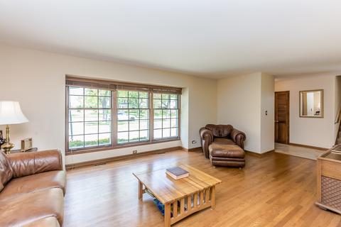 3627 Maple Leaf Dr, Glenview, IL 60026 photo 5