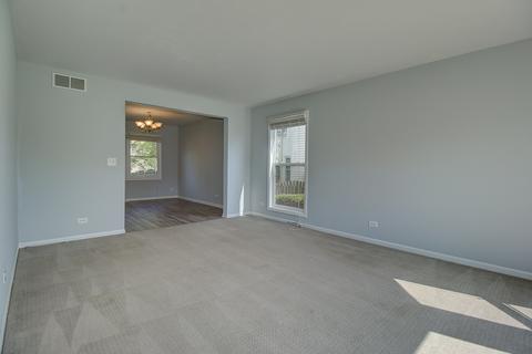 1816 Olde Mill Rd, Plainfield, IL 60586 photo 2