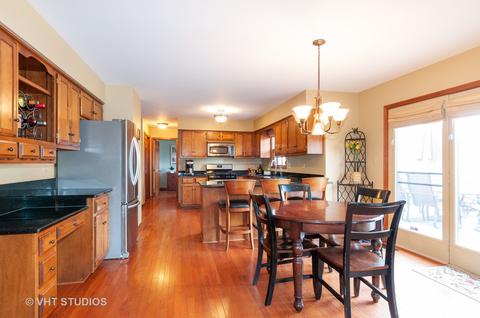 528 Flock Ave, Naperville, IL 60565 photo 2