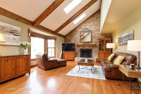 528 Flock Ave, Naperville, IL 60565 photo 3
