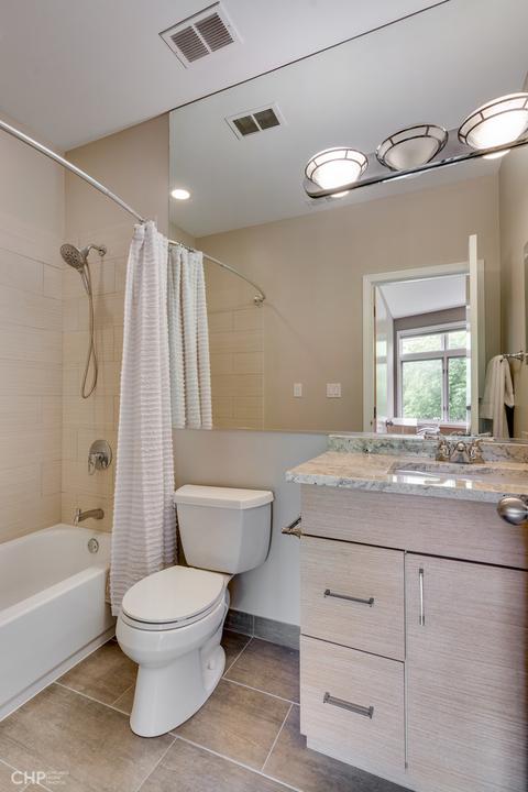 240 E 14th St, Chicago, IL 60605 photo 28