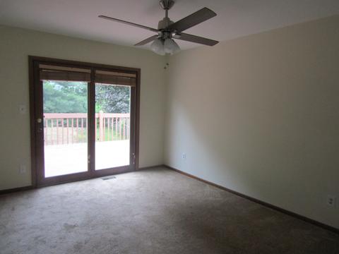 3308 W Lorient Dr, Mchenry, IL 60050 photo 8