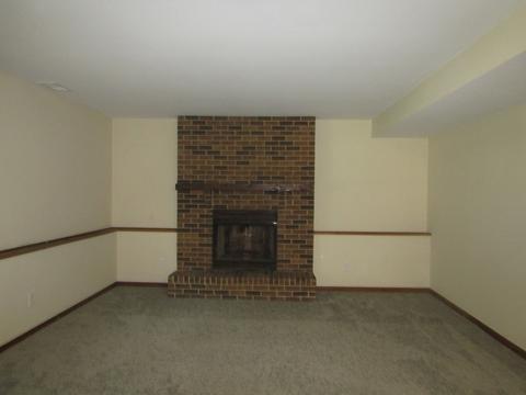 3308 W Lorient Dr, Mchenry, IL 60050 photo 9